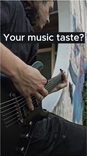 Tell us: Is this good or bad for you? 😬
Anyways. IT'S A TRAP is the most agressive song of our new EP. Hard guitar riffs, hard vocals, hard lyrics but an important message. 

#guitarplayer #metalguita…