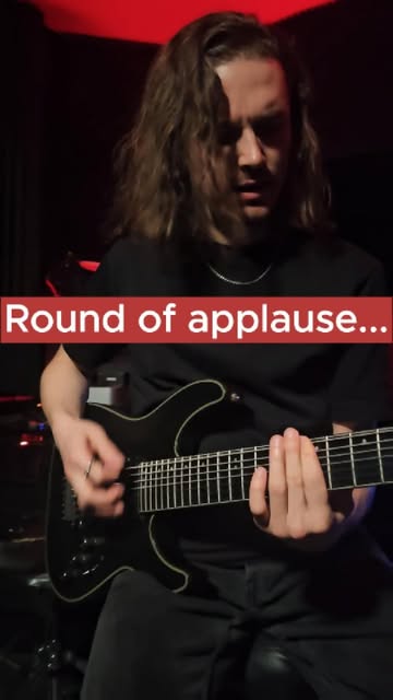 "Round of applause I am the CURTAIN CALL!" 🎭
Have you listenend to pur new single yet? 🤔 If bot head straight to your favorite streaming platform and give it a go! 🔥

#metalband #guitarist #newmusic #…