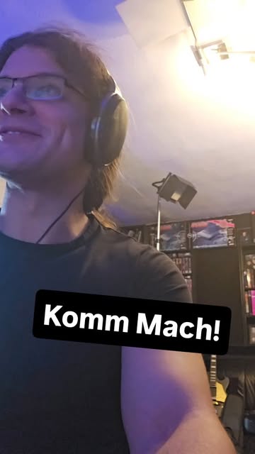 Wir produzieren gerade ein Cover mit @calibre_infinite
Einfach mal Selfiekamera aus dem Leben.

Ratet den song!

 #akustikcover #guitarpercussion #numetal #tonstudio #retrogaminglife
